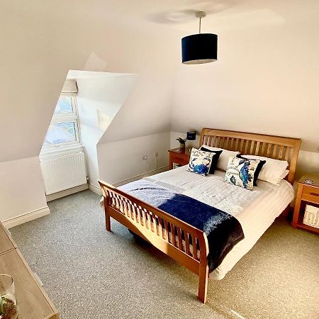 Swanage Holiday Penthouse Apartment, Moments From Beach And Town, On Site Parking, Fast Wifi, Sleeps Up To 6, Rated Exceptional Ngoại thất bức ảnh