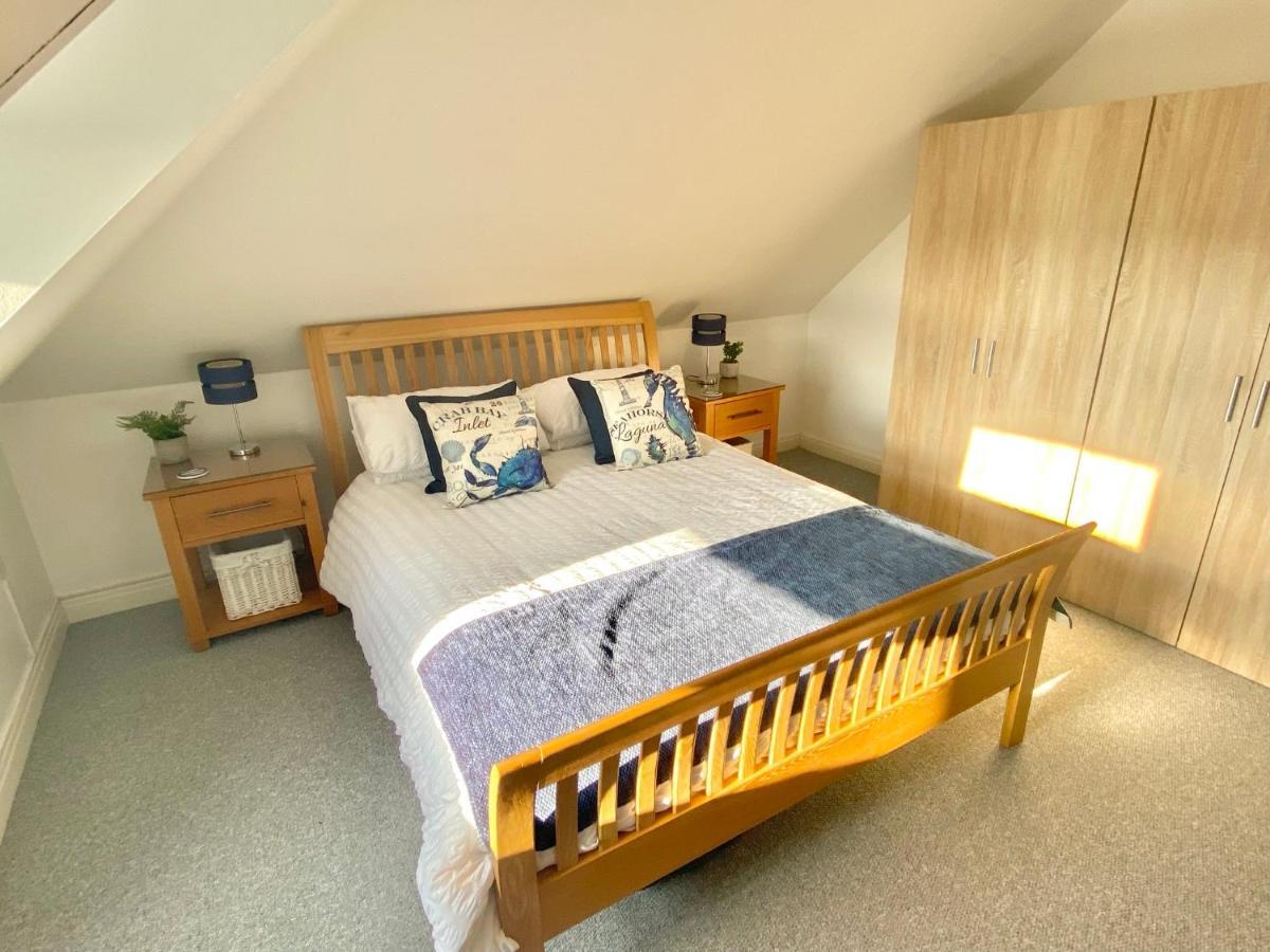 Swanage Holiday Penthouse Apartment, Moments From Beach And Town, On Site Parking, Fast Wifi, Sleeps Up To 6, Rated Exceptional Ngoại thất bức ảnh
